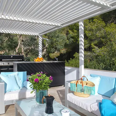 Nelli By Interhome
