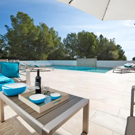 Nelli By Interhome